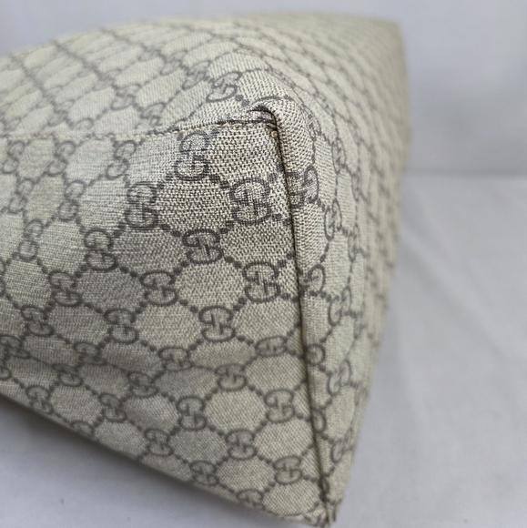 ✨️GUCCI GG Supreme Diaper Messenger Bag - Picture 9 of 16